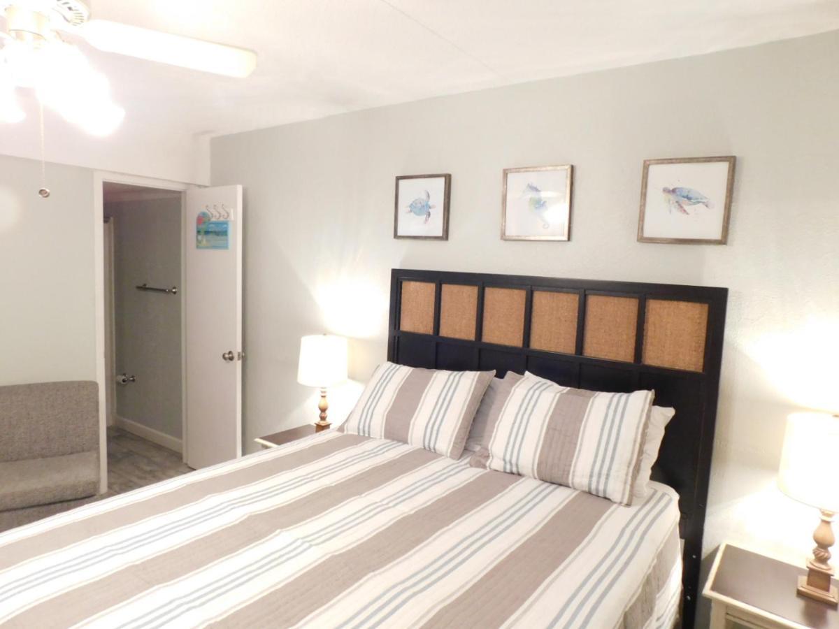 Budget Friendly Condo Perfect For A Romantic Getaway Within Walking Distance To The Beach! Gulf Shores Dış mekan fotoğraf