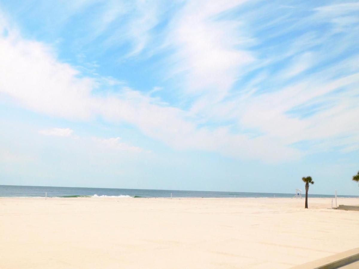 Budget Friendly Condo Perfect For A Romantic Getaway Within Walking Distance To The Beach! Gulf Shores Dış mekan fotoğraf