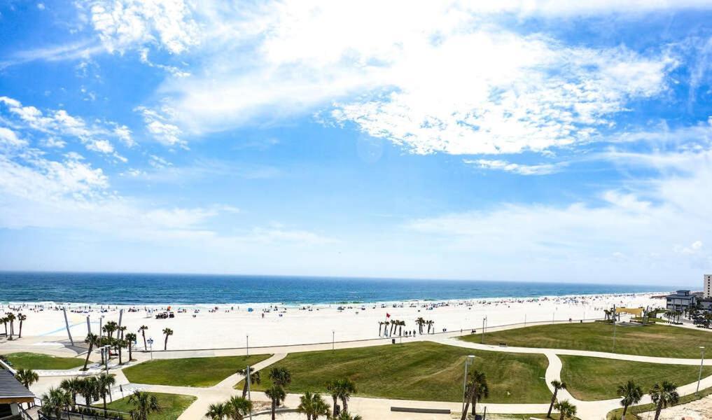 Budget Friendly Condo Perfect For A Romantic Getaway Within Walking Distance To The Beach! Gulf Shores Dış mekan fotoğraf