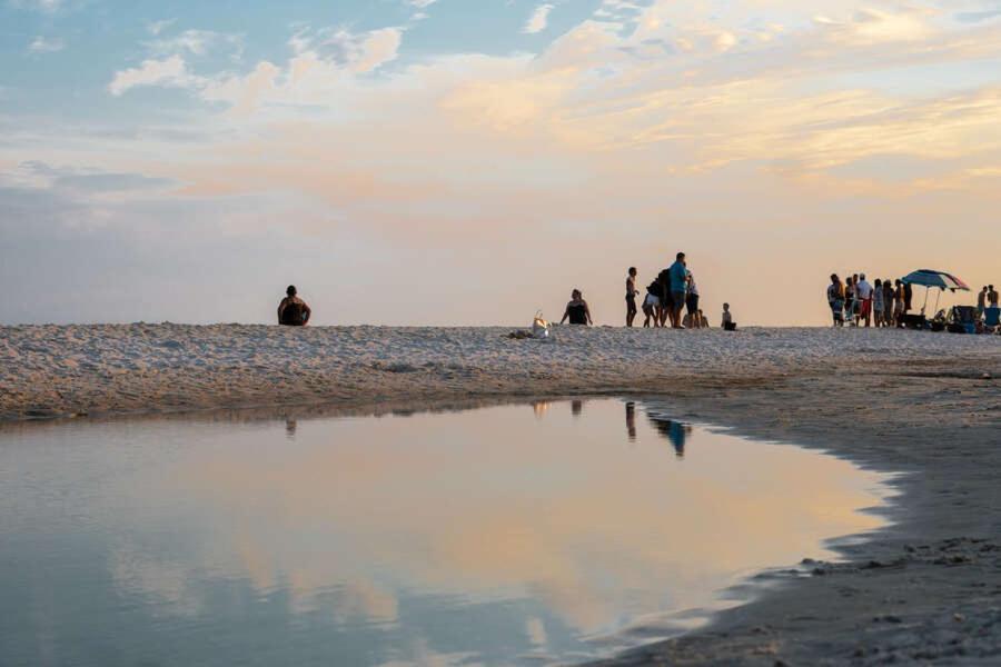 Budget Friendly Condo Perfect For A Romantic Getaway Within Walking Distance To The Beach! Gulf Shores Dış mekan fotoğraf
