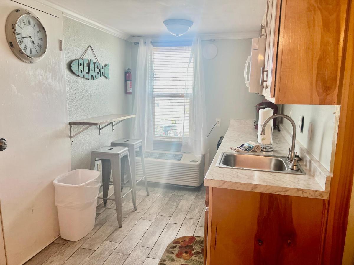 Budget Friendly Condo Perfect For A Romantic Getaway Within Walking Distance To The Beach! Gulf Shores Dış mekan fotoğraf